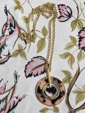 TALBOT'S Talbots Mottled Blush Flesh Leopard Gold Tone Lucite Acetate Necklace
